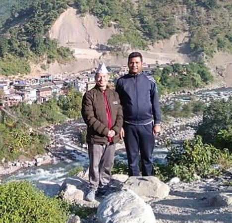 विप्लब कार्यकर्ता द्धारा नेकपाका नेता माथि आक्रमण,सत्तारुढ दललाई गाँउ जान रोक