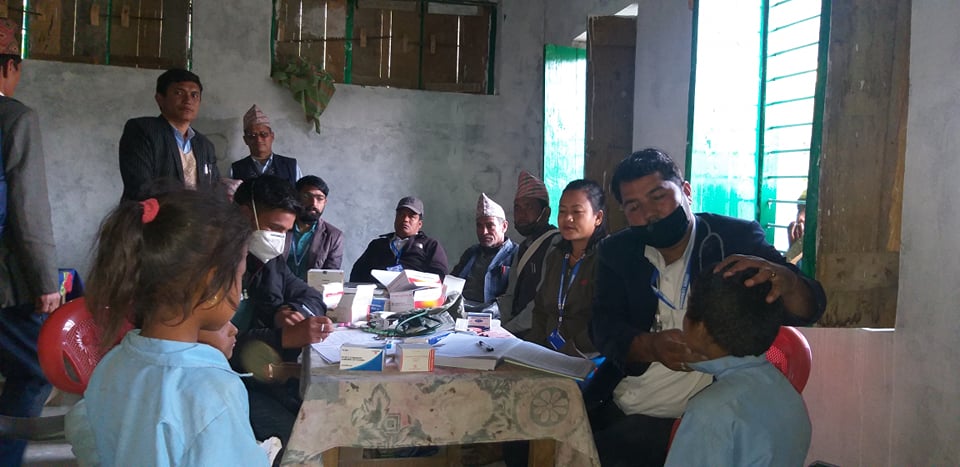 मौसमी रुघाखोकीका सय विद्यार्थीको उपचार