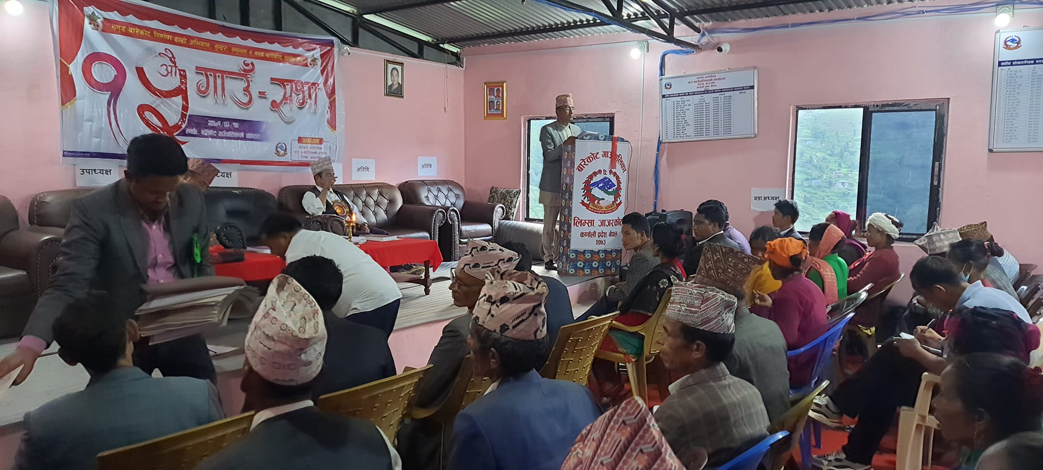 बारेकोट गाँउपालिकाले हरेक बर्ष साझेदारीमा डाक्टर र इन्जिनियर पढाउने