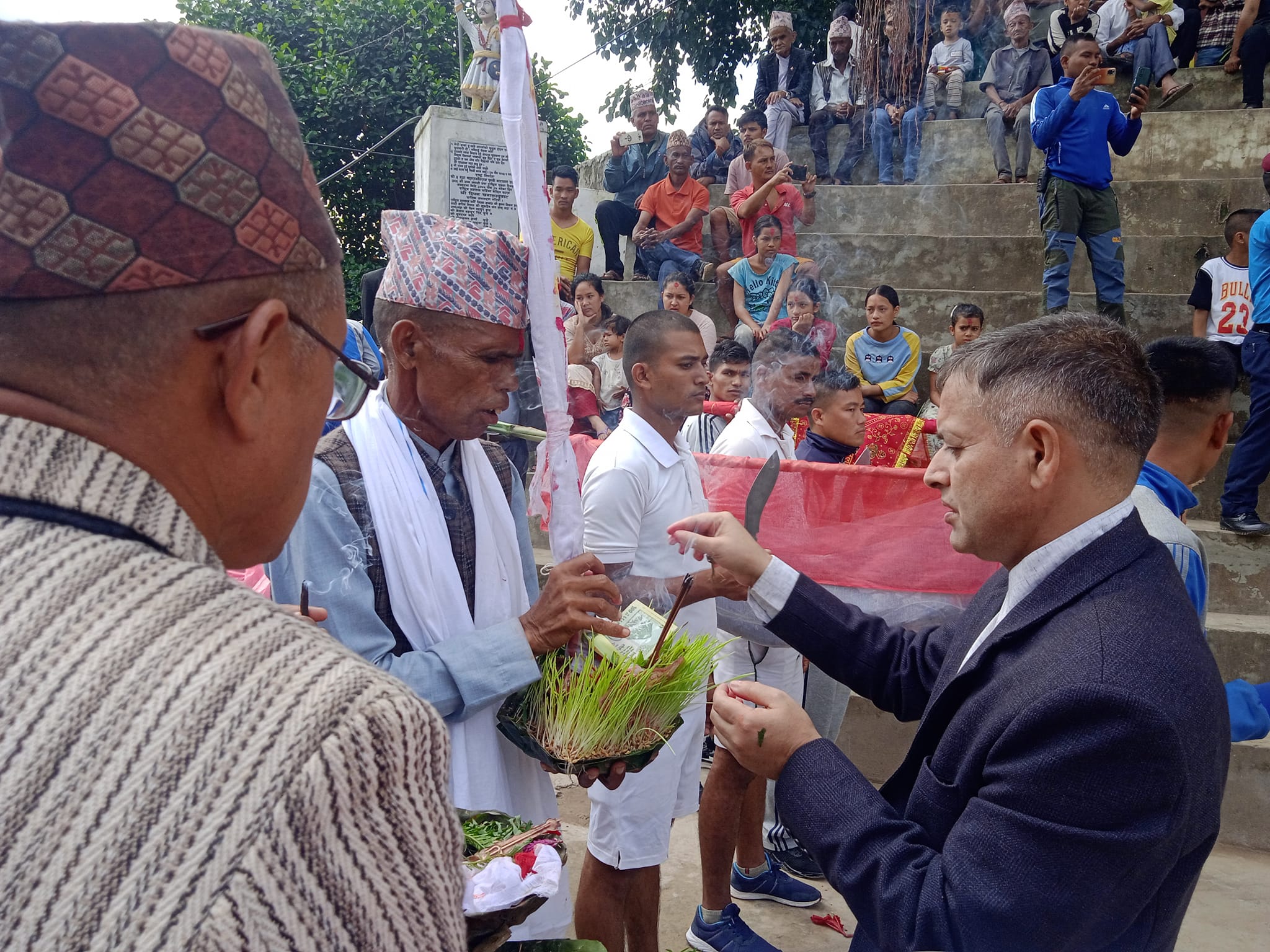 पृथ्वीनारायण शाह दिएको शक्तिको प्रतिक खड्ग फुलपाती सँगै भित्र्याईयो जाजरकोट दरवारमा