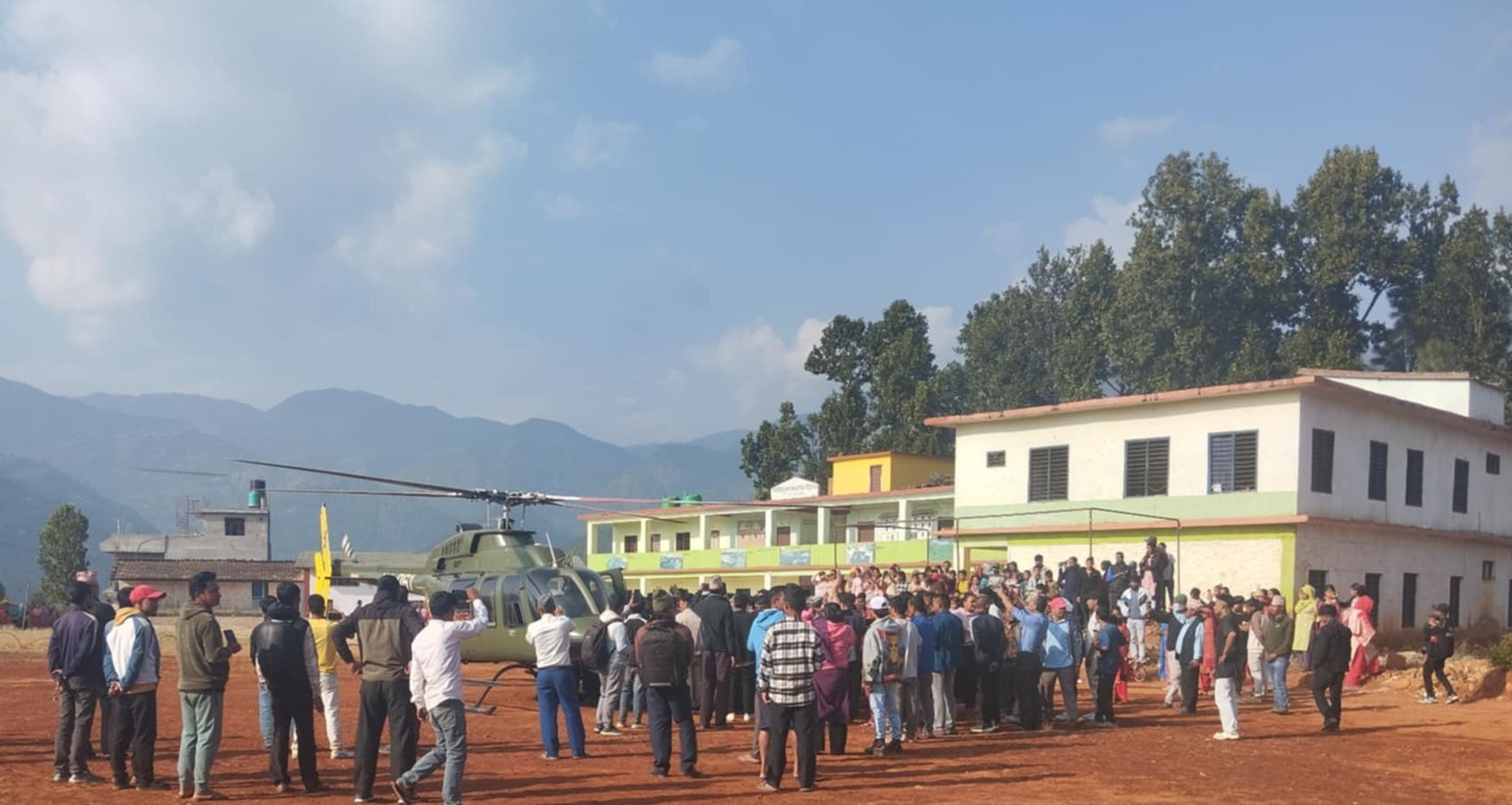 जाजरकोटमा फोर्स र जीप दुघर्टनाः ३९ घाइते, ११ जनालाई हेलिकोप्टरबाट उद्धार